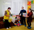 Младежкото обединение на БСП в Лясковец зарадва деца с лакомства и играчки