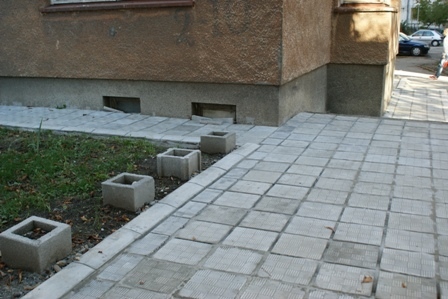 В Горна Оряховица приемат заявления от граждани за доставка на тротоарни плочки за поддръжка на междублоковите пространства