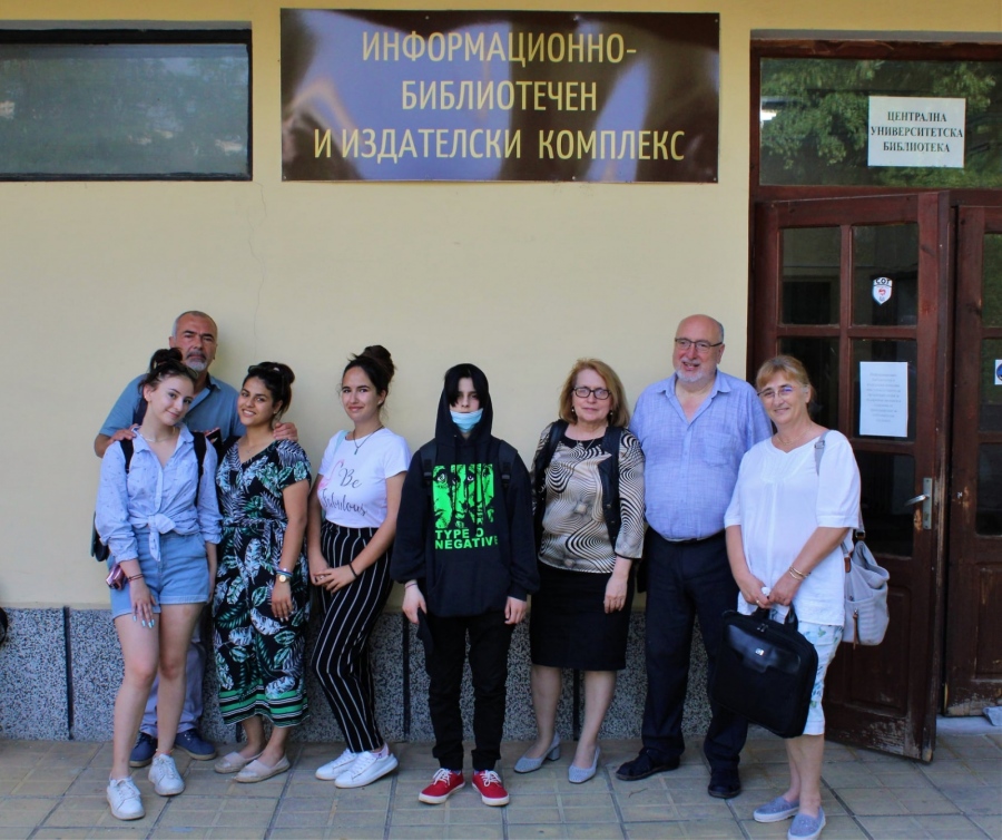 Ученици от СУ „Емилиян Станев“ започнаха стаж в Издателския комплекс на ВТУ 