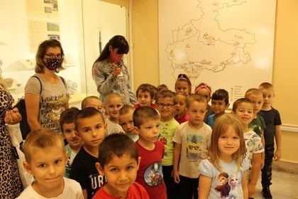 Деца от ДГ „Първи юни” получиха първия си урок в Историческия музей