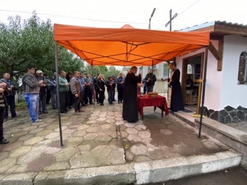 Осветиха първия в България храм на свети Ефрем Нови Чудотворец