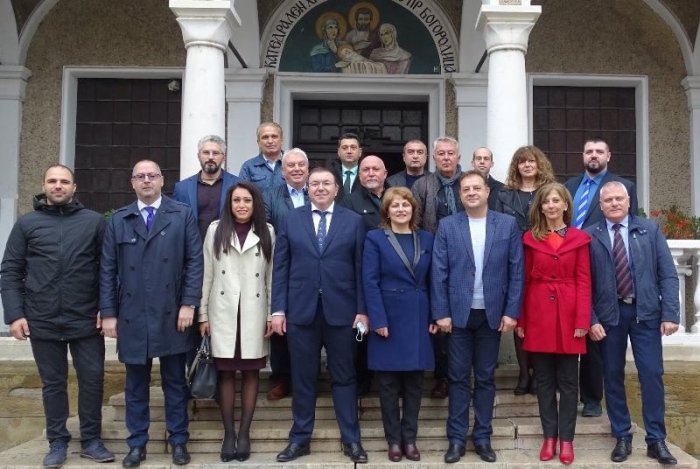 Кандидатите за народни представители от ГЕРБ-СДС започват предизборни срещи по кварталите на Велико Търново