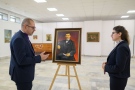 Димитър Николов дари на ХГ „Недялко Каранешев” портрет на Иван Момчилов