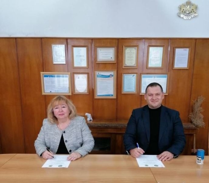 Меморандум за сътрудничество сключиха Свищовската академия и Община Раковски