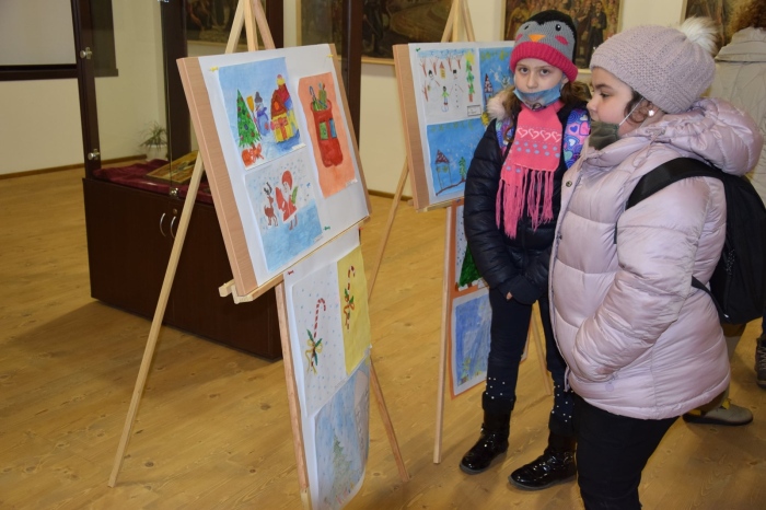 Децата в Елена разказаха в рисунки за своята Коледа