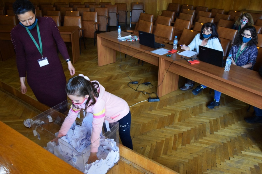 В Елена поощряват данъкоплатците с томбола