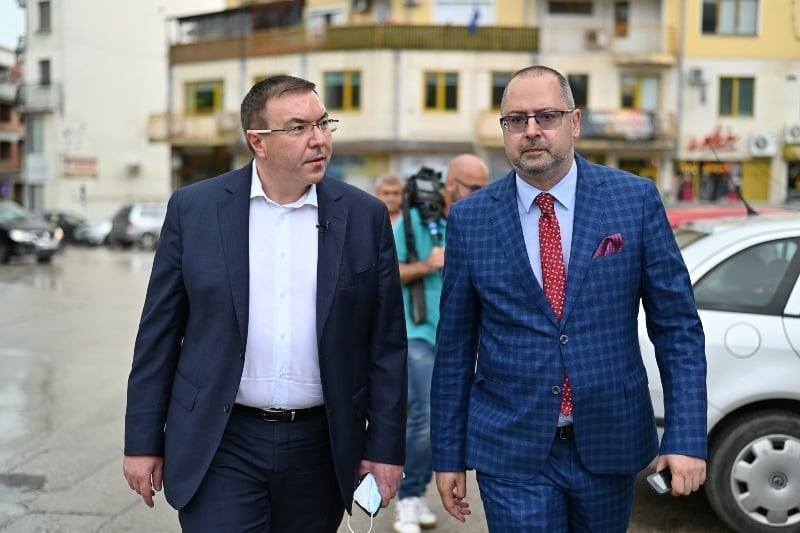 Народните представители проф. Костадин Ангелов и Димитър Николов организират приемна в Горна Оряховица