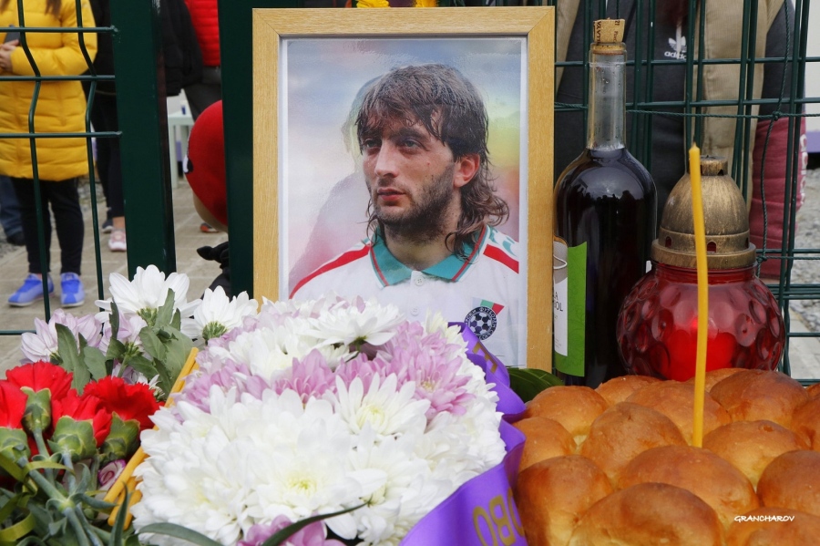 Почетоха паметта на Трифон Иванов с детски футболен турнир