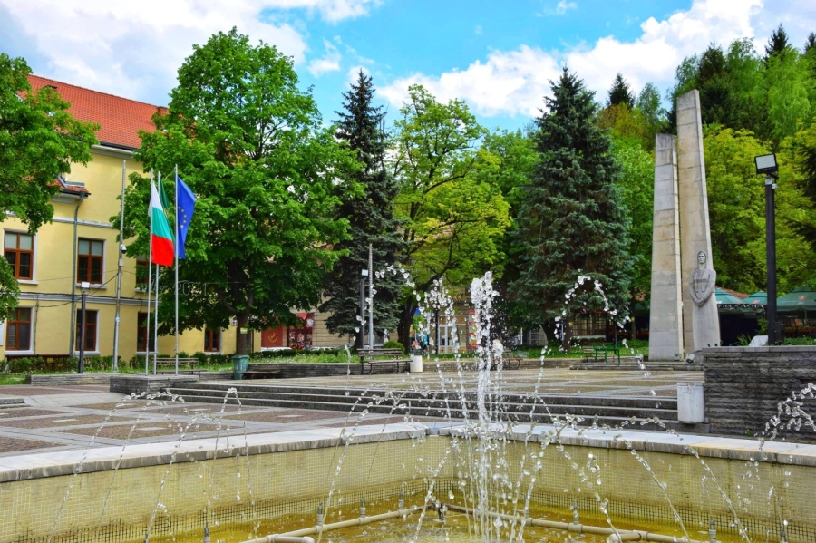 Кампания по доброволно почистване стартира в община Елена