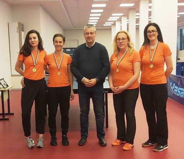 Женският тим по тенис на маса на Полски Тръмбеш взе първо място на държавно първенство