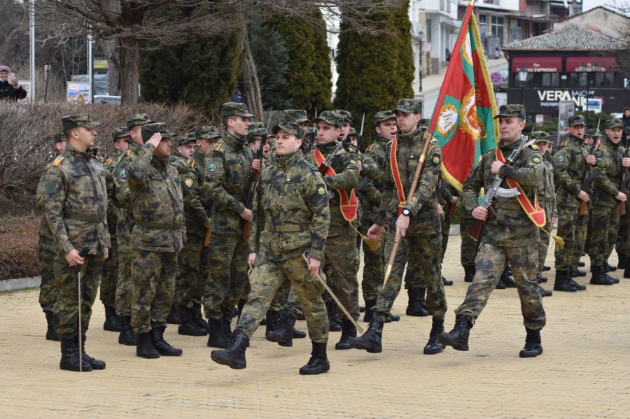 Курсанти от НВУ направиха възстановка на военна клетва