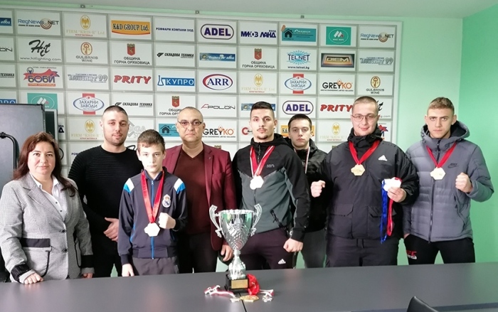 Възроденият клуб по ММА в Горна Оряховица спечели отборна купа при младежите от Републиканското първенство
