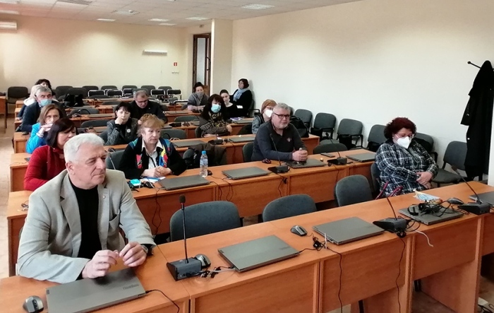 Търсят се учители да преподават български на украинските деца