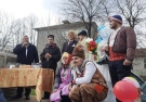 На Тодоровден в Първомайци поздравиха имениците и „венчаха“ семейство Рибарови