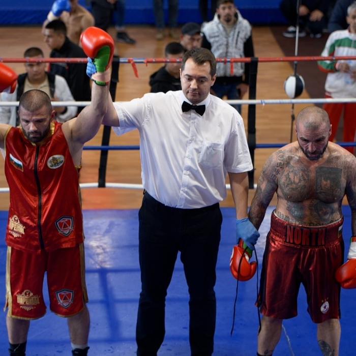 Борислав Иванов - Яйцето се върна с победа на професионалния ринг