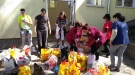 Ученици от СУ „Николай Катранов“ дариха хранителни продукти за приюта в Леденик