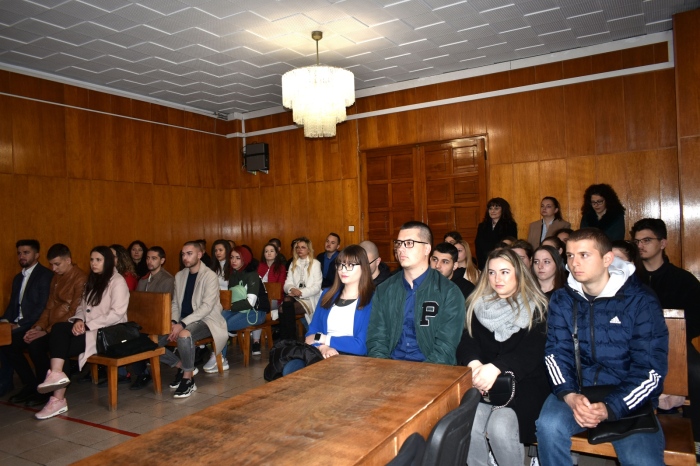 50 третокурсници в специалност „Право“ ще проведат практиката си в Районен съд - Велико Търново