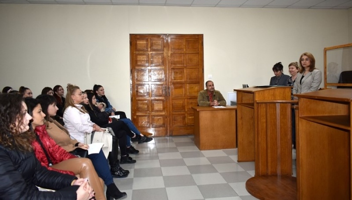 Близо 40 студенти в специалност „Право“ започнаха задължителната си практика в Окръжен съд - Велико Търново