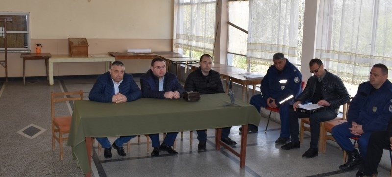Старши комисар Димитър Машов се срещна с жителите на Червена