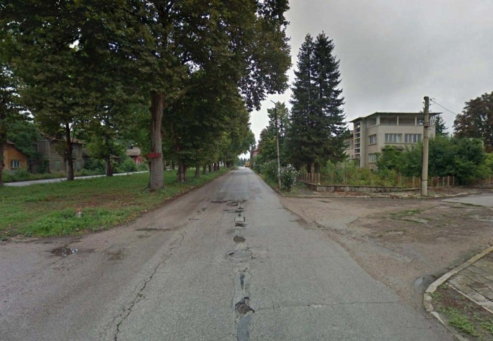 Община Павликени сигнализира АПИ за крайно лошото състояние на път III-303 между Михалци и Павликени