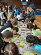 Децата на Горна Оряховица нарисуваха 20-метрова рисунка за Деня на Земята