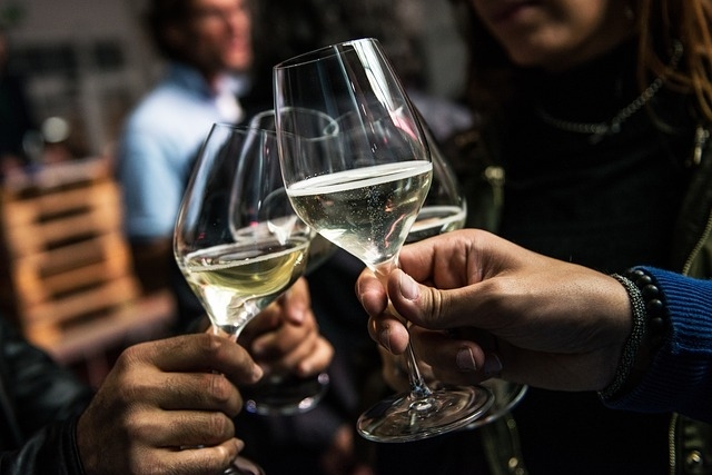 Колко знаят българите за алкохола? Шест любопитни факта за алкохолната култура на нацията