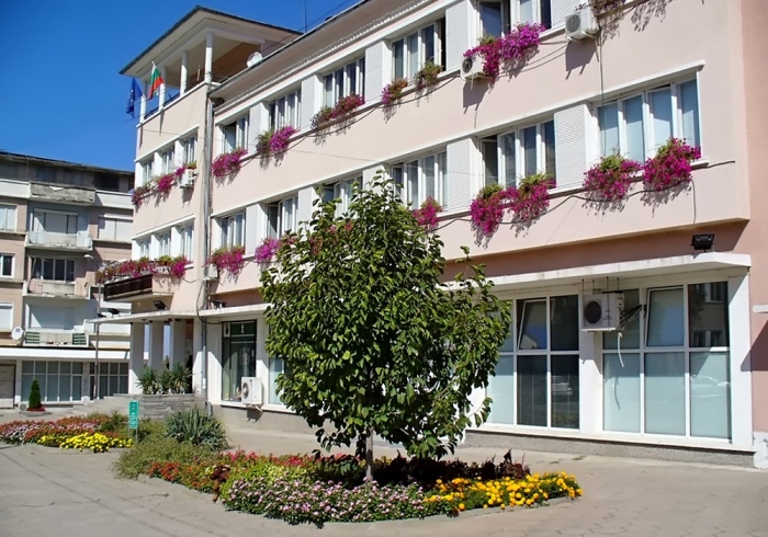 Общинската администрация в Лясковец се връща в сградата си