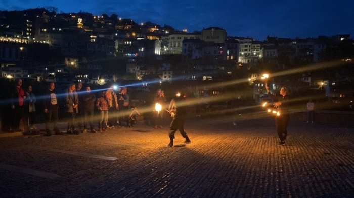 Великотърновските социалисти отбелязаха 1 май с огнено шоу 