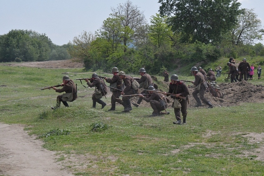 Курсанти от НВУ се включиха във възстановка на битката при Драва
