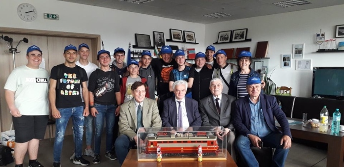 Бъдещи железничари от ПГЖПТ „Н. Вапцаров” гостуваха на депо „Ремиз” и Музея на железничаря в София