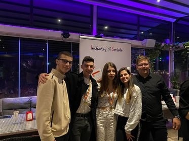 Ученици от СУ „Ангел Каралийчев“ в Стражица учиха за пазарната икономика и пазара на труда в проект по Еразъм+