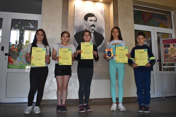 Ученици от СУ „Вичо Грънчаров с награди за компютърни рисунки