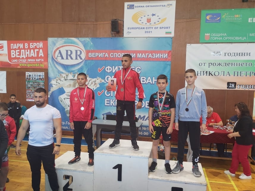Дениз Ахмедов спечели единствения медал за „Локомотив” и за борбата в областта от Държавното за деца