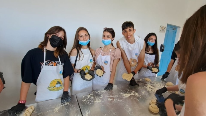 Ученици от СУ „Емилиян Станев“ участваха в биохимични работилници за анализ на храни в Кипър