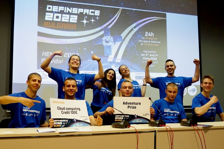 НВУ с 2 награди от международно състезание по управление на космическия трафик