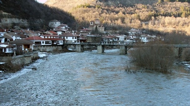 Водоемите в областта са далеч от критичните нива, въпреки пороите