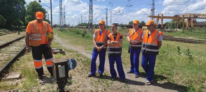 Бъдещи железничари стажуват в жп поделенията