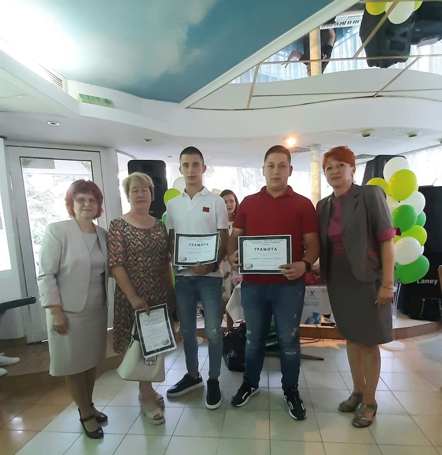 Професионалната гимназия в Павликени благодари на родителите на успелите си ученици с  Вечер на победителите