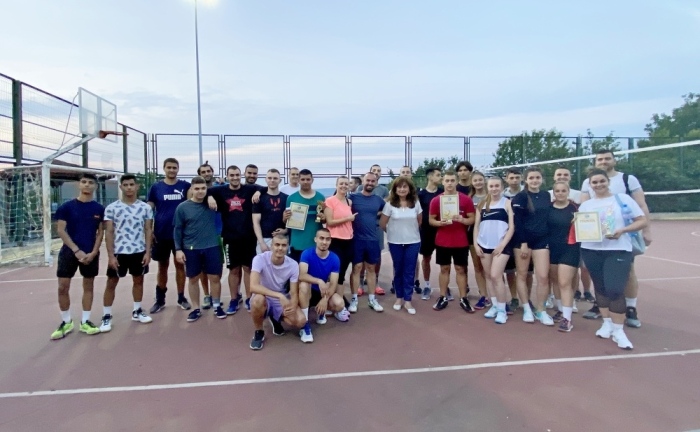 Сборният тим „Младите пенсии“ спечели волейболен турнир за празника на  Лясковец