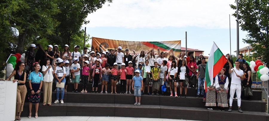 СУ „Георги Измирлиев” включи 16 училища в състезателното шоу „Аз обичам България”
