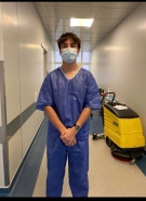 Младеж се върна от Америка и стана доброволец в болницата във Велико Търново