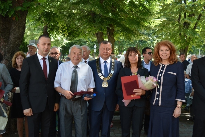 Вицепрезидентът Илияна Йотова уважи празника на град Павликени