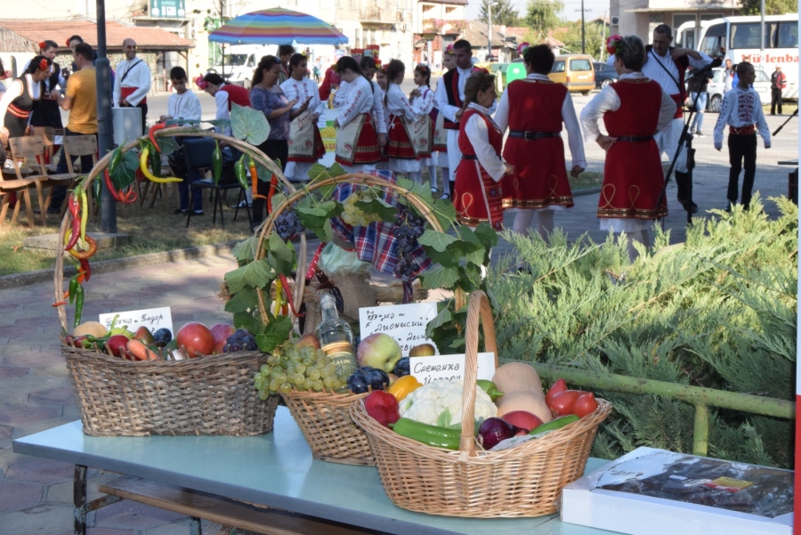 Празник на плодородието в Поликраище популяризира българските традиции в зеленчукопроизводството