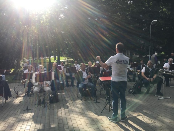 Търновският Биг бенд с концерт на открито за Освобождението на града