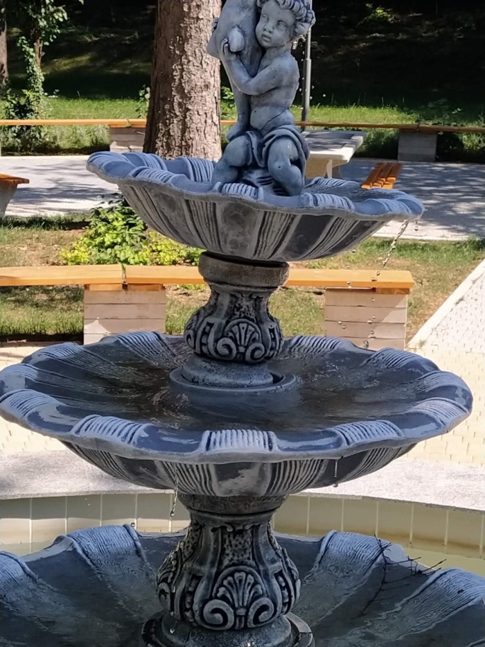 Вандализъм: Фонтанът в Градската градина в Горна Оряховица оцеля едва 2 месеца