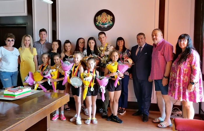 Балет „Калина” е най-успешната българска танцова школа на Dance World Cup, но има нужда от помощта на местната власт и бизнеса, за да задържи нивото