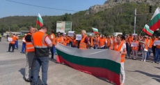 Край Велико Търново пътни строители блокираха пътя към Южна България