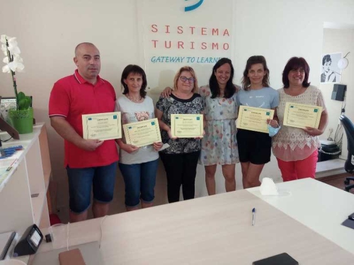 Учители от ПГЕЕ „М. В. Ломоносов“ с участие в Структурирани курсове на обучение в Италия по „Еразъм+“