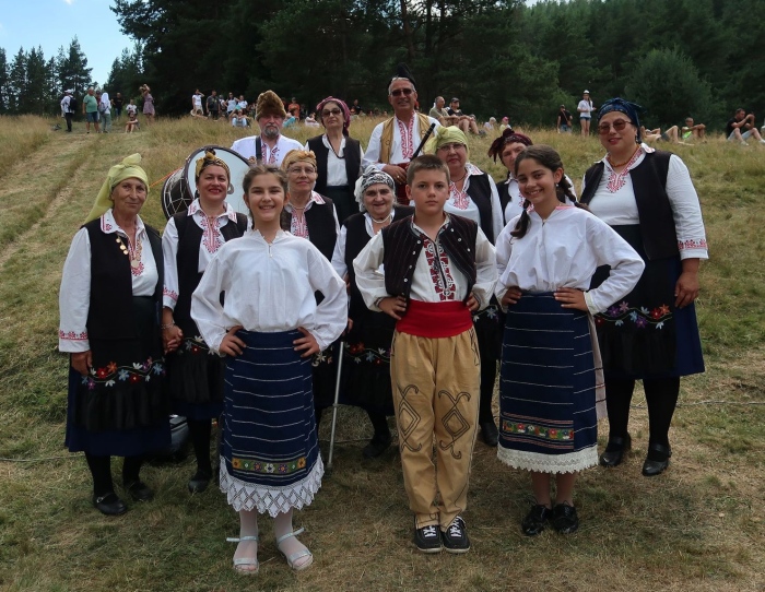 Групата за изворен фолклор и трио „Чичопей“ от Първомайци спечелиха сребърен и бронзов медал от събора в Копривщица