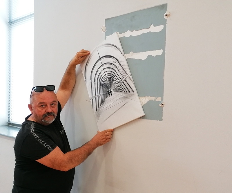 „Продължаваме промяната” открива офис в Горна Оряховица с изложба на Гецата